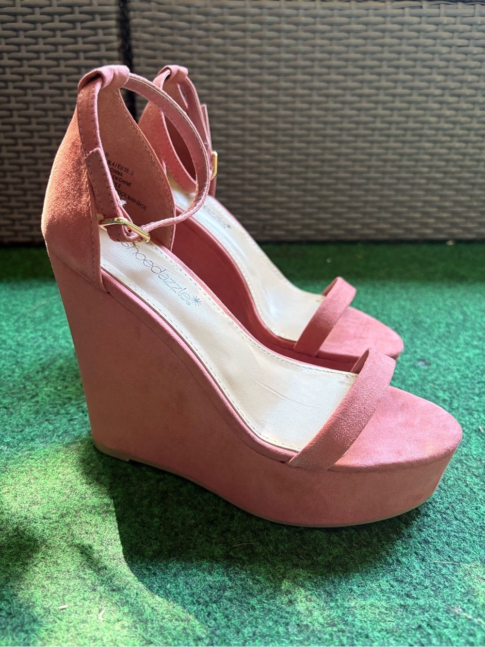 Shoe Dazzle Dusty Rose Pink Suede Platform Wedge Sandals with Ankle Strap